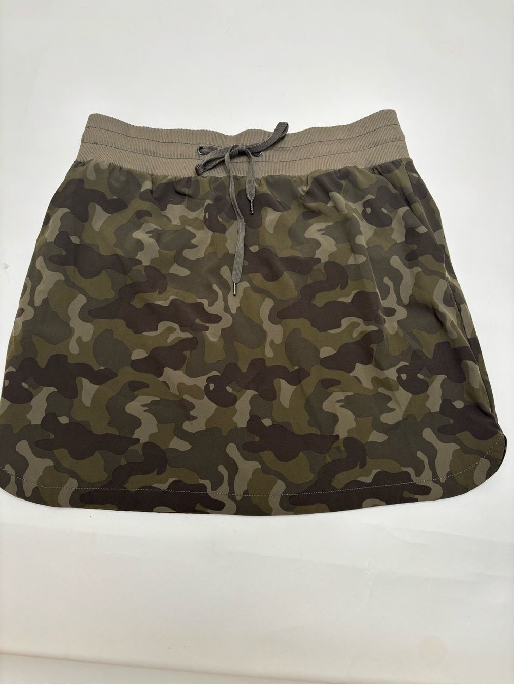 Camouflage Women's Size 8 Athletic Skort Skirt Stretch Pockets Dri-Fit Classic